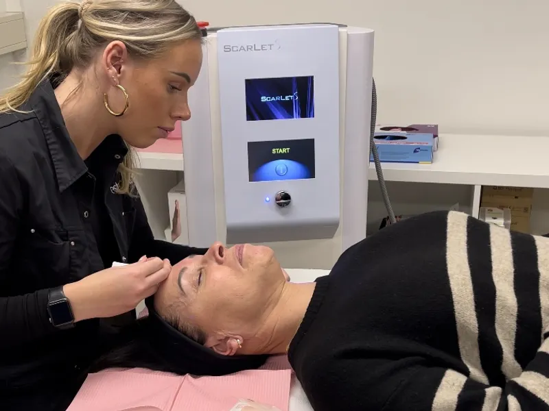 Scarlet-S RF: Strakkere huid, kleinere poriën en een frissere uitstraling